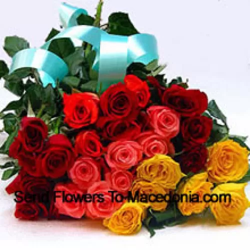 Bouquet de 11 roses rouges, 5 jaunes et 5 roses