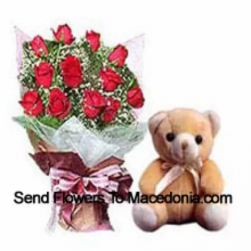 Bouquet de 11 roses rouges avec des remplissages et un petit ours en peluche mignon
